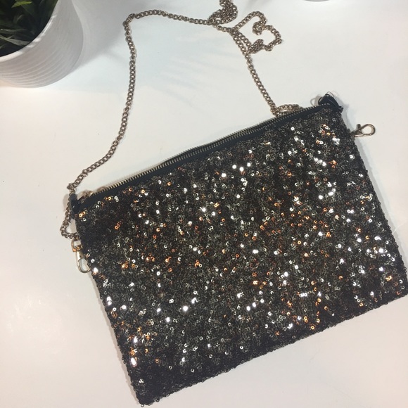 🌻 Gold and black clutch purse🌻 - Picture 1 of 2